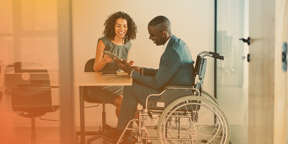 2 people discussing resume tips for job seekers with disabilities