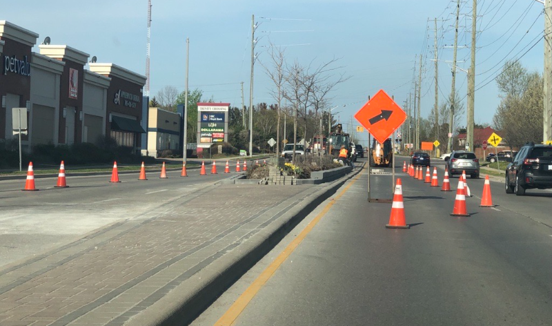 Road construction with pylons