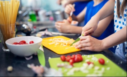Kids working in the kitchen